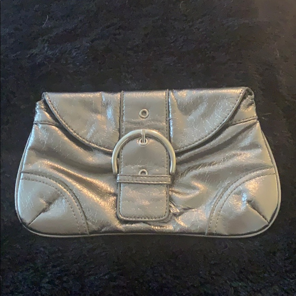 Silver clutch